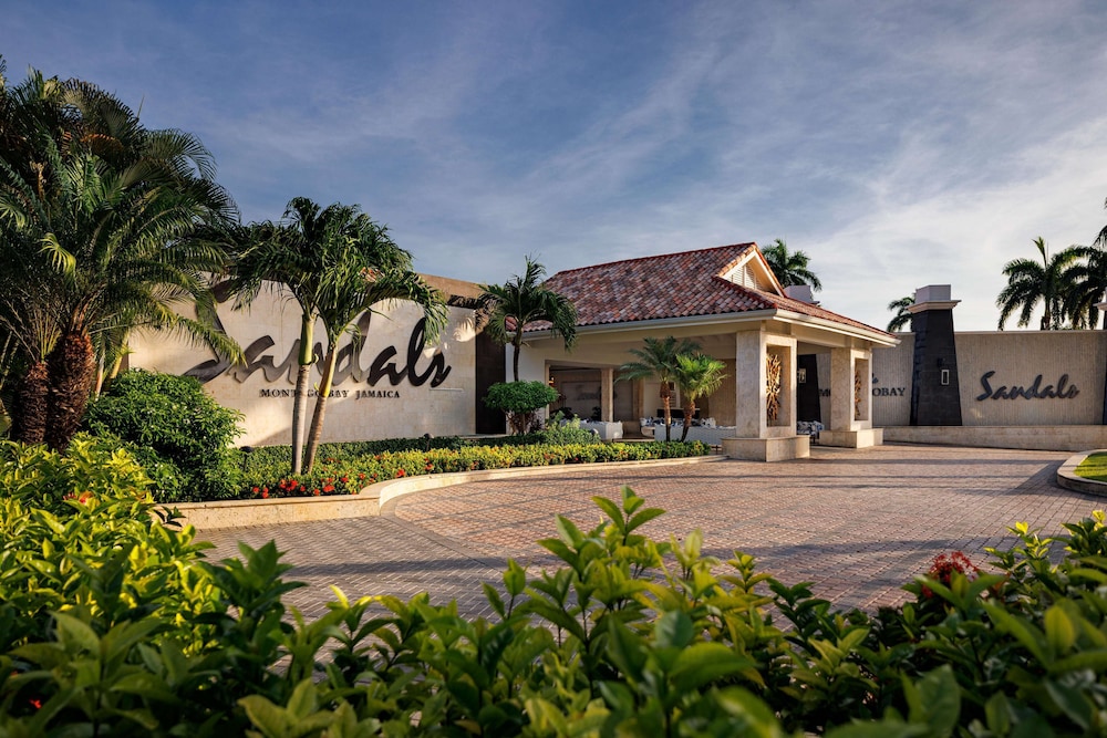 Sandals Jamaica Montego Bay All Inclusive Adults Only — Hotel building in Montego Bay