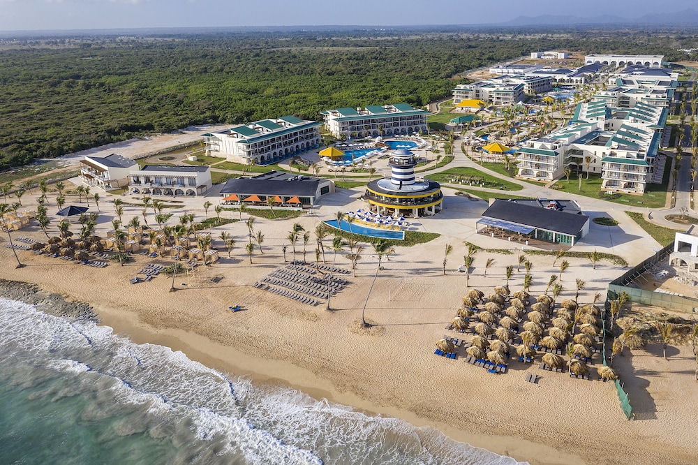 Ocean El Faro Resort - All Inclusive — Beach in Uvero Alto, La Altagracia