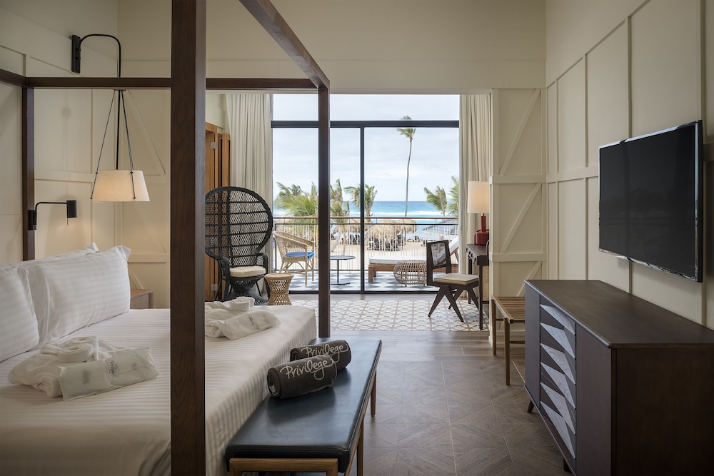 Ocean El Faro Resort - All Inclusive — Hotel rooms in Uvero Alto, La Altagracia