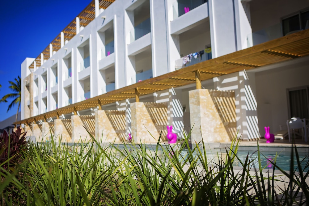 Princess Family Club Bavaro - All Inclusive — Hotel building in Bavaro, La Altagracia