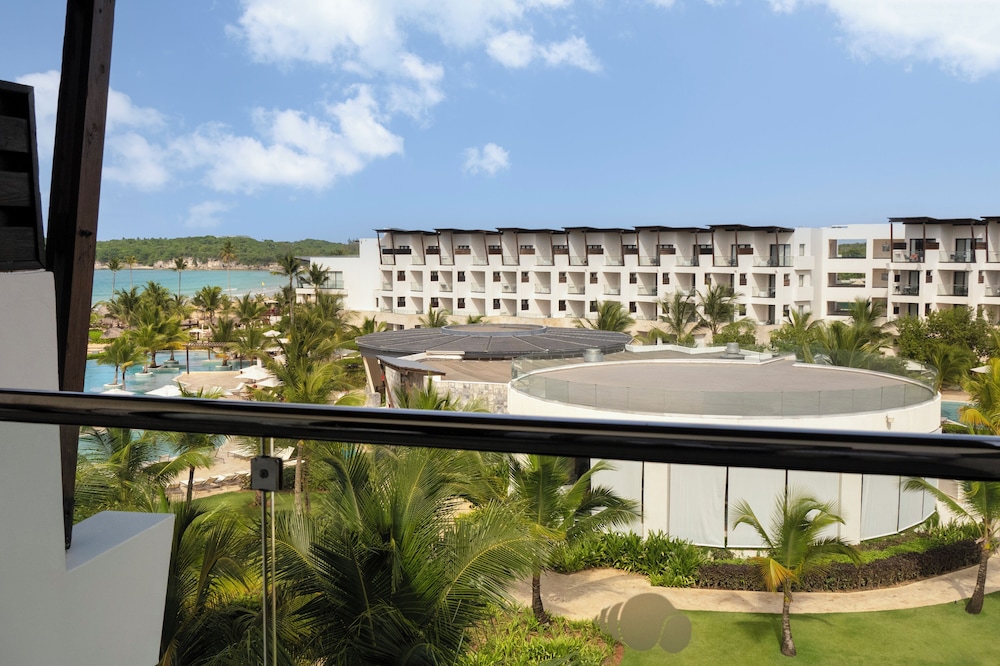 Dreams Macao Beach Punta Cana - All Inclusive — Hotel building in El Macao, La Altagracia