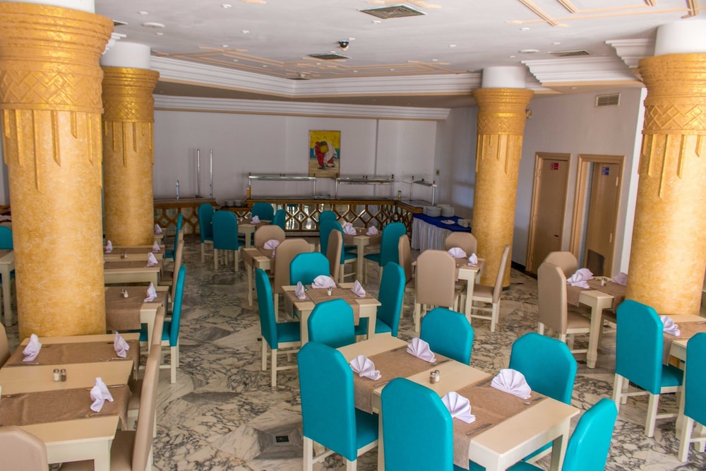 Hotel Dreams Beach — Restaurant & bars in Sousse, Sousse