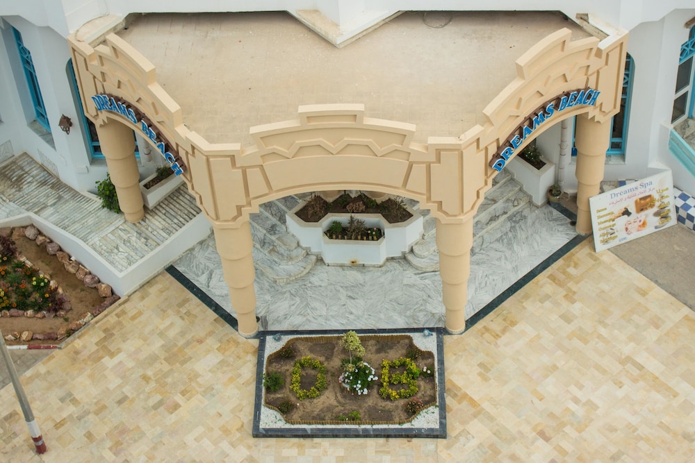 Hotel Dreams Beach — Hotel building in Sousse, Sousse