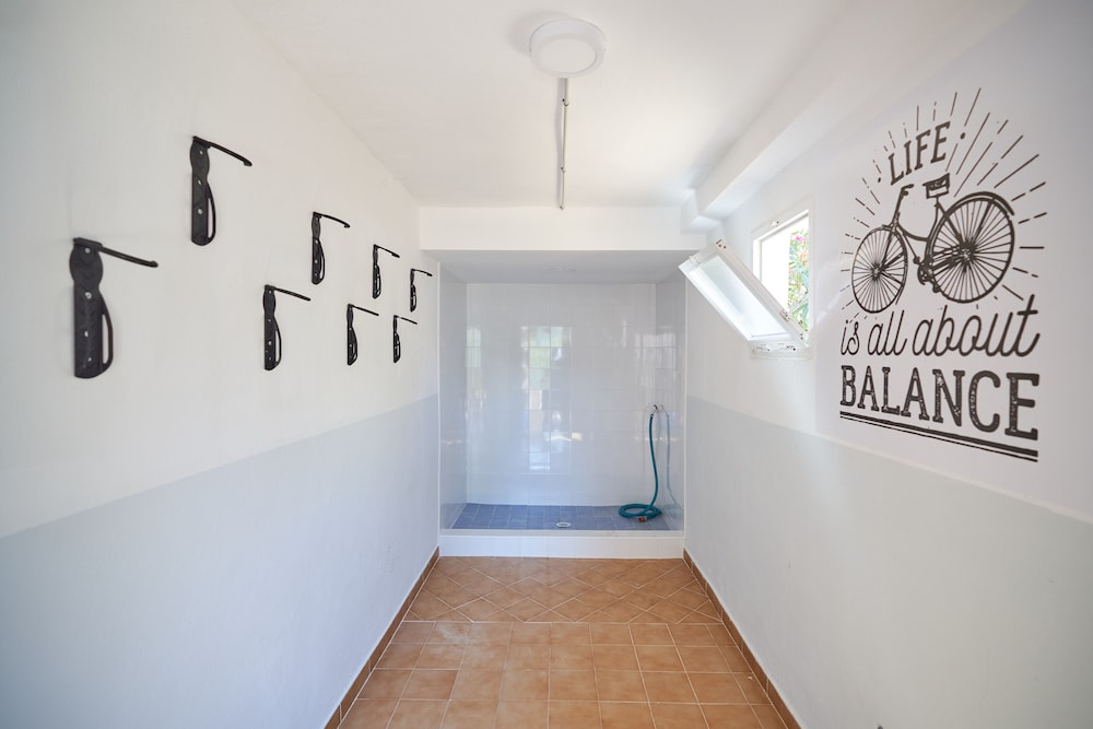 Bahía Suites Camp De Mar — Sports & recreation in Andratx, Balearic Islands