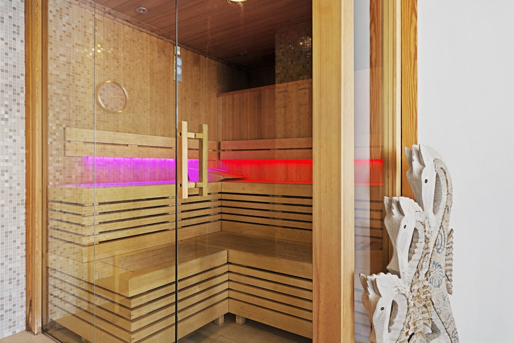 Bahía Suites Camp De Mar — Spa in Andratx, Balearic Islands