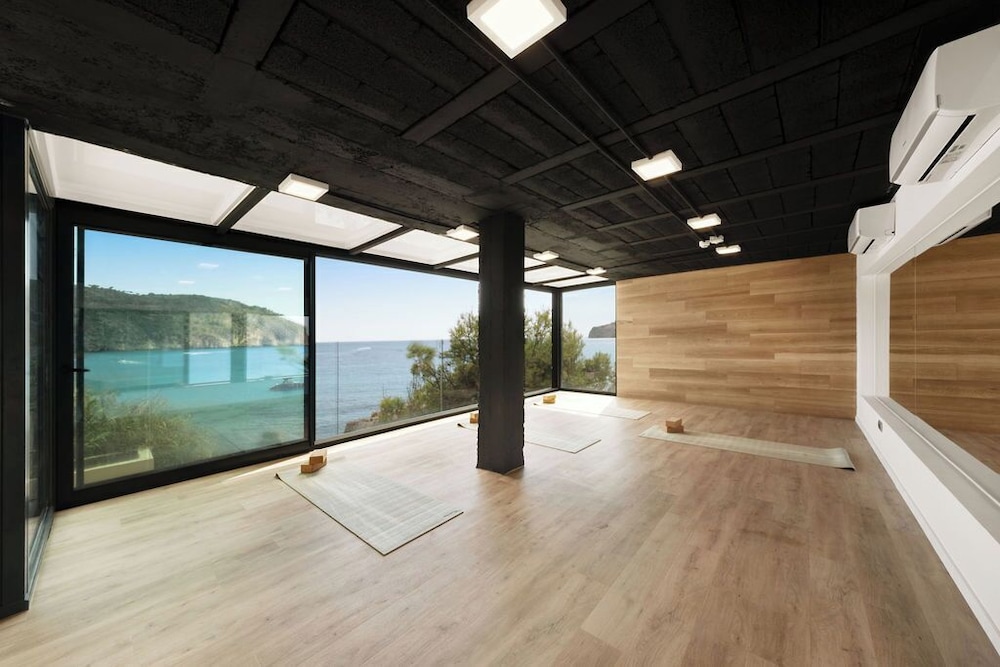 Bahía Suites Camp De Mar — Sports & recreation in Andratx, Balearic Islands