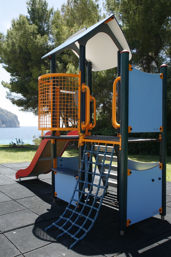 Bahía Suites Camp De Mar — Attractions for children in Andratx, Balearic Islands