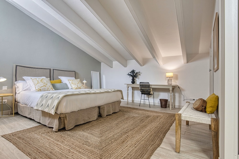 Can Albertí 1740 Hotel Boutique — Hotel rooms in Mahon, Balearic Islands