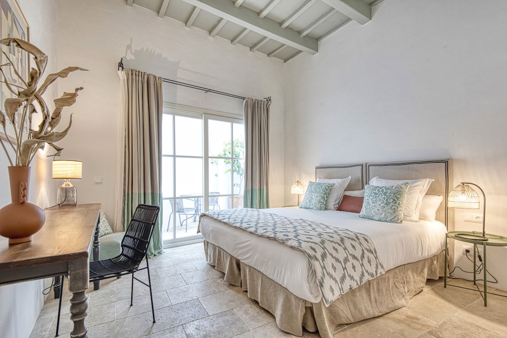 Can Albertí 1740 Hotel Boutique — Hotel rooms in Mahon, Balearic Islands