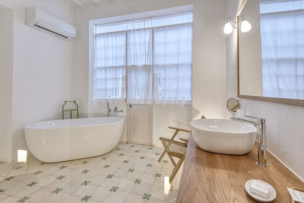 Can Albertí 1740 Hotel Boutique — Hotel rooms in Mahon, Balearic Islands