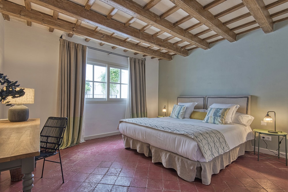 Can Albertí 1740 Hotel Boutique — Hotel rooms in Mahon, Balearic Islands