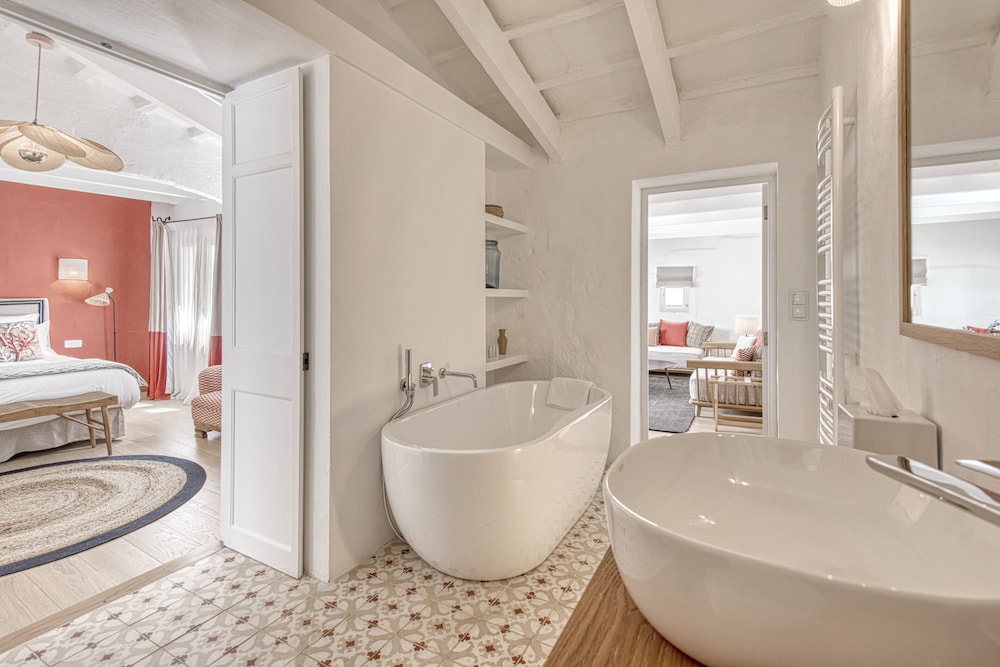 Can Albertí 1740 Hotel Boutique — Hotel rooms in Mahon, Balearic Islands