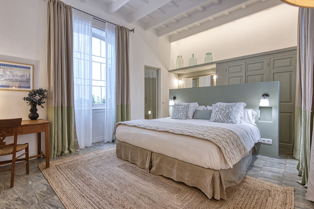 Can Albertí 1740 Hotel Boutique — Hotel rooms in Mahon, Balearic Islands