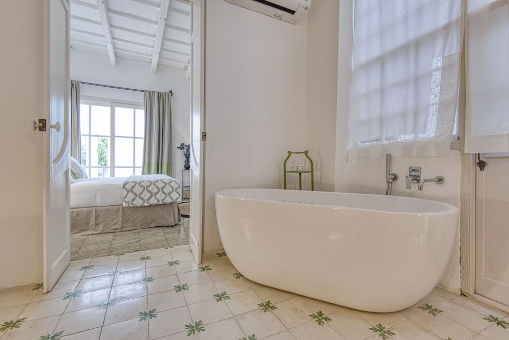 Can Albertí 1740 Hotel Boutique — Hotel rooms in Mahon, Balearic Islands
