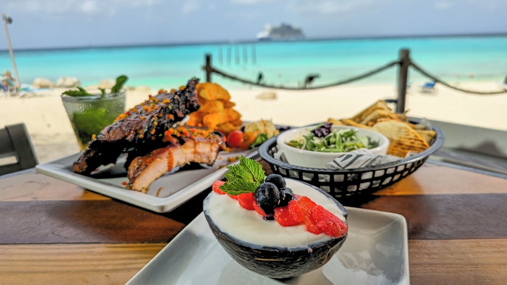 Divi Dutch Village Beach Resort — Restaurant & bars in Oranjestad, Aruba