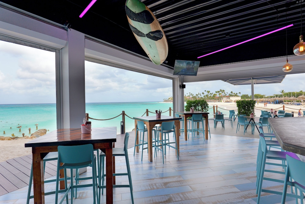 Divi Dutch Village Beach Resort — Restaurant & bars in Oranjestad, Aruba