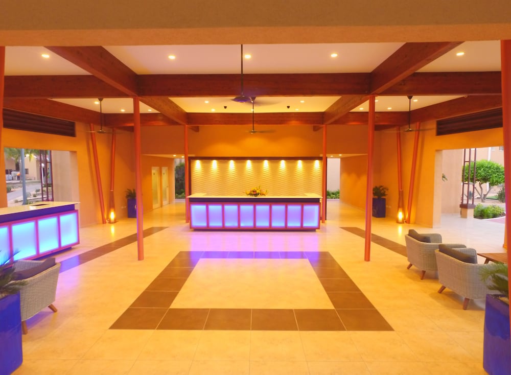 Divi Dutch Village Beach Resort — Hotel building in Oranjestad, Aruba