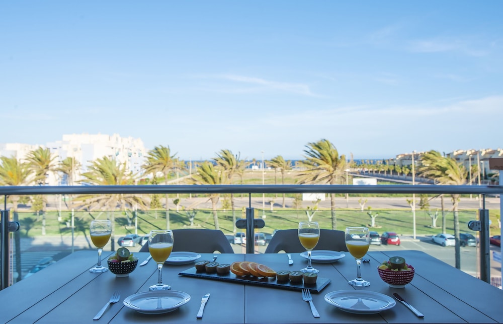 Pierre & Vacances Almería Roquetas de Mar — Restaurant & bars in Roquetas de Mar, Andalusia