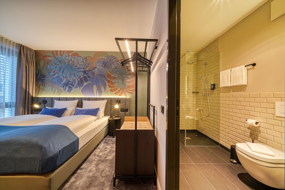 Sunday Hotel Bonn — Hotel rooms in Bonn, North Rhine-Westphalia