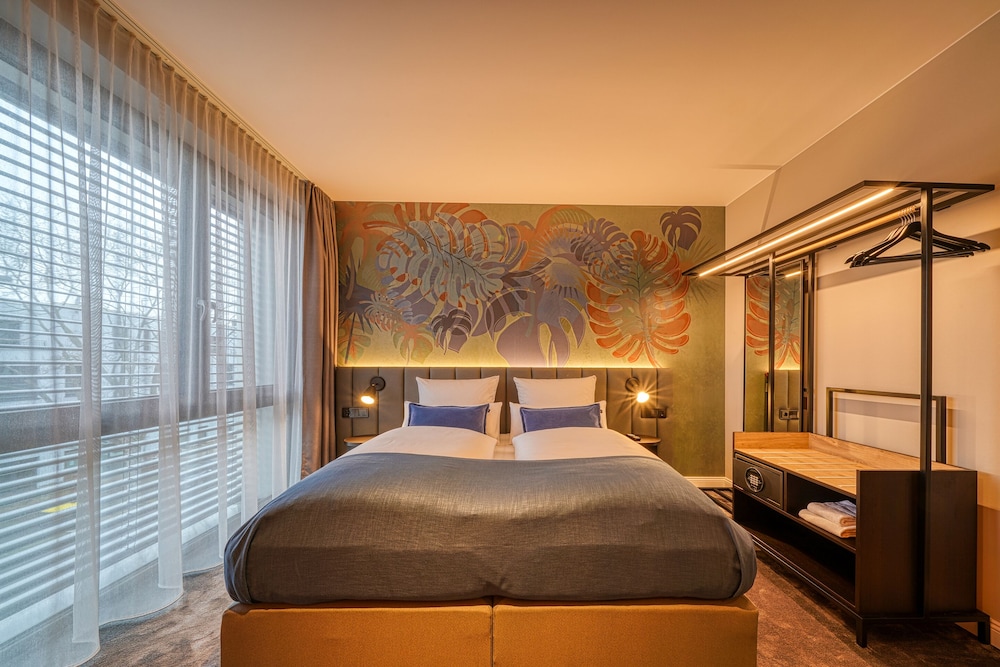 Sunday Hotel Bonn — Hotel rooms in Bonn, North Rhine-Westphalia