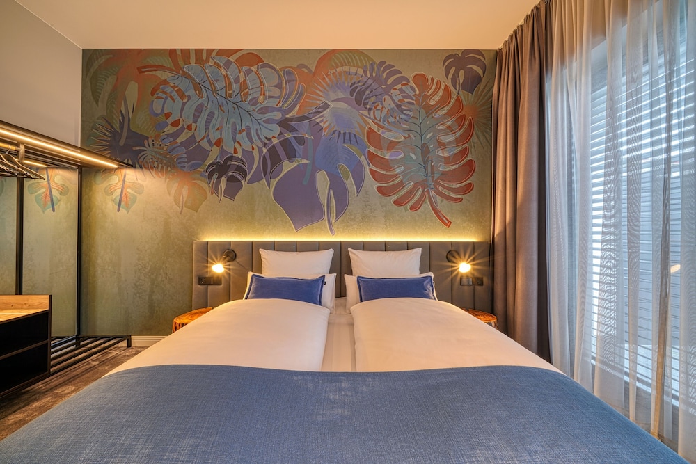 Sunday Hotel Bonn — Hotel rooms in Bonn, North Rhine-Westphalia
