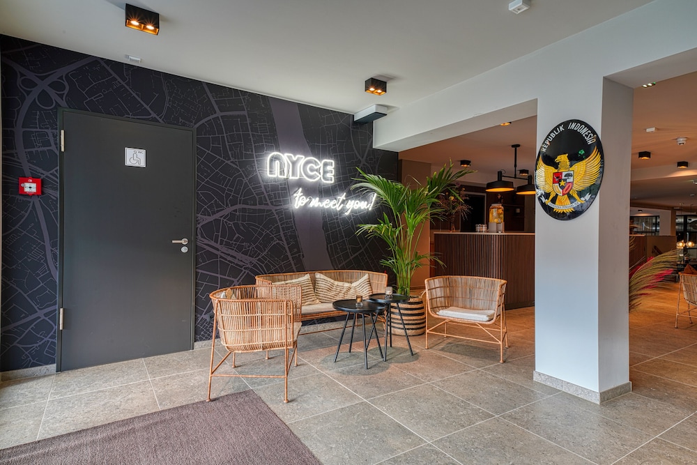 Sunday Hotel Bonn — Hotel building in Bonn, North Rhine-Westphalia