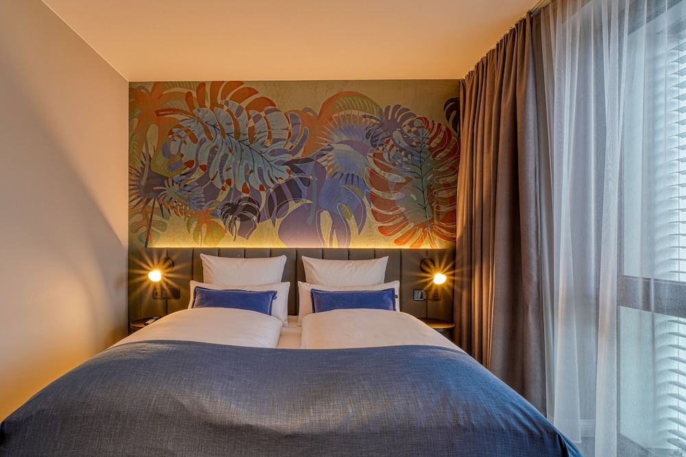 Sunday Hotel Bonn — Hotel rooms in Bonn, North Rhine-Westphalia