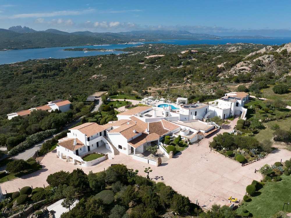 Sulia House Porto Rotondo, Curio Collection by Hilton — Hotel building in Olbia, Sardinia