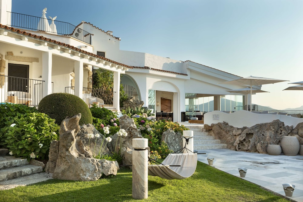Sulia House Porto Rotondo, Curio Collection by Hilton — Hotel building in Olbia, Sardinia