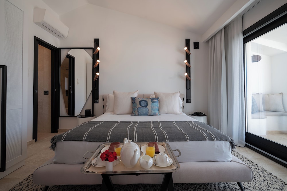 Sulia House Porto Rotondo, Curio Collection by Hilton — Hotel rooms in Olbia, Sardinia