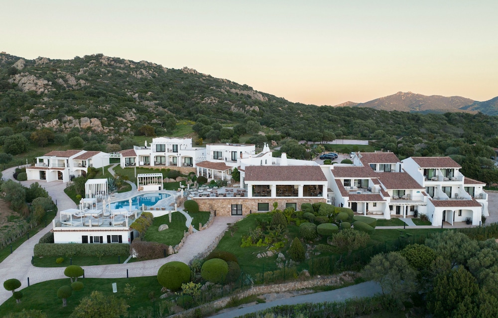 Sulia House Porto Rotondo, Curio Collection by Hilton — Hotel building in Olbia, Sardinia