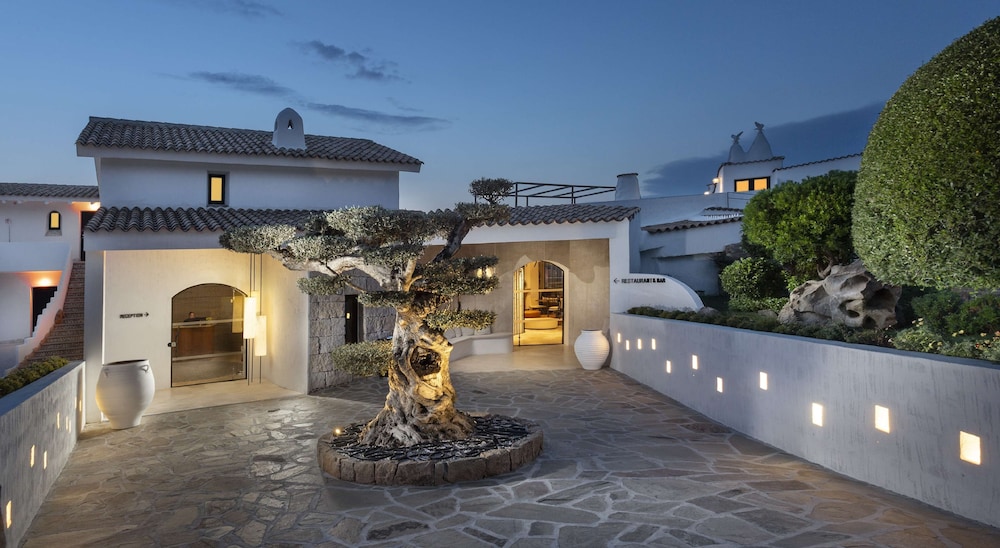 Sulia House Porto Rotondo, Curio Collection by Hilton — Hotel building in Olbia, Sardinia