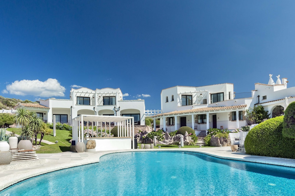Sulia House Porto Rotondo, Curio Collection by Hilton — Hotel building in Olbia, Sardinia