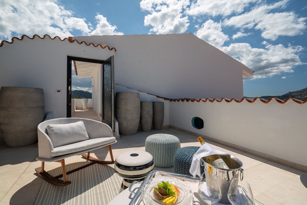 Sulia House Porto Rotondo, Curio Collection by Hilton — Hotel rooms in Olbia, Sardinia