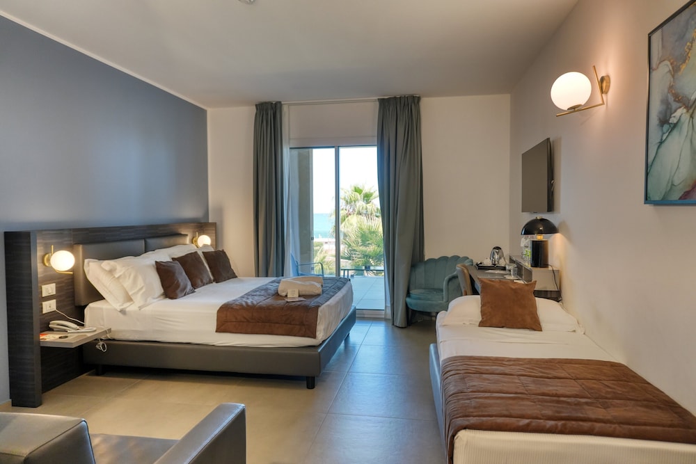 Resort La battigia Beach And Spa — Hotel rooms in Alcamo, Sicily