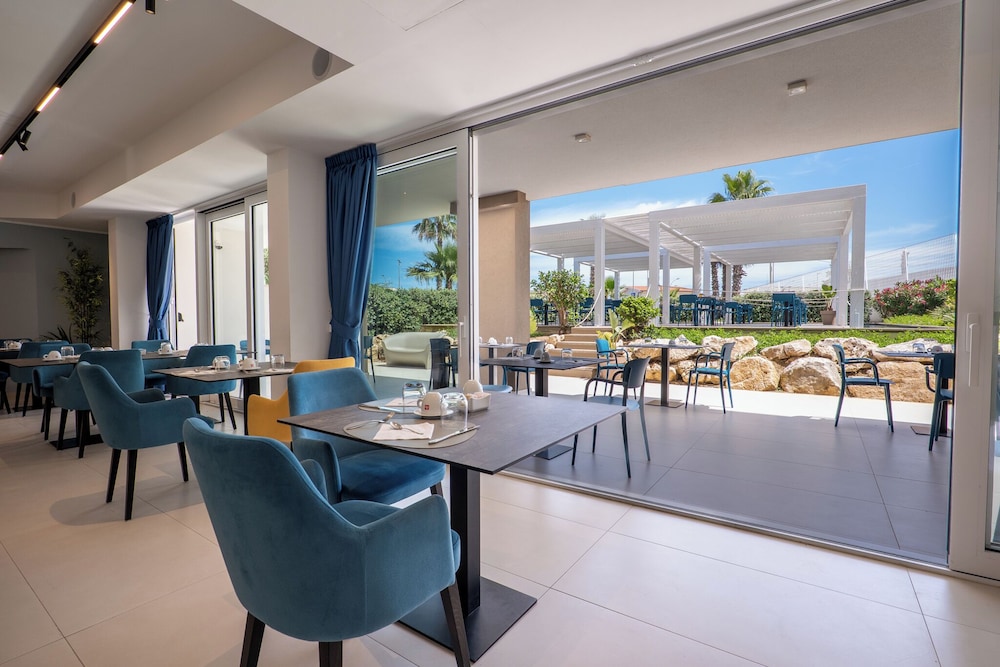 Resort La battigia Beach And Spa — Restaurant & bars in Alcamo, Sicily