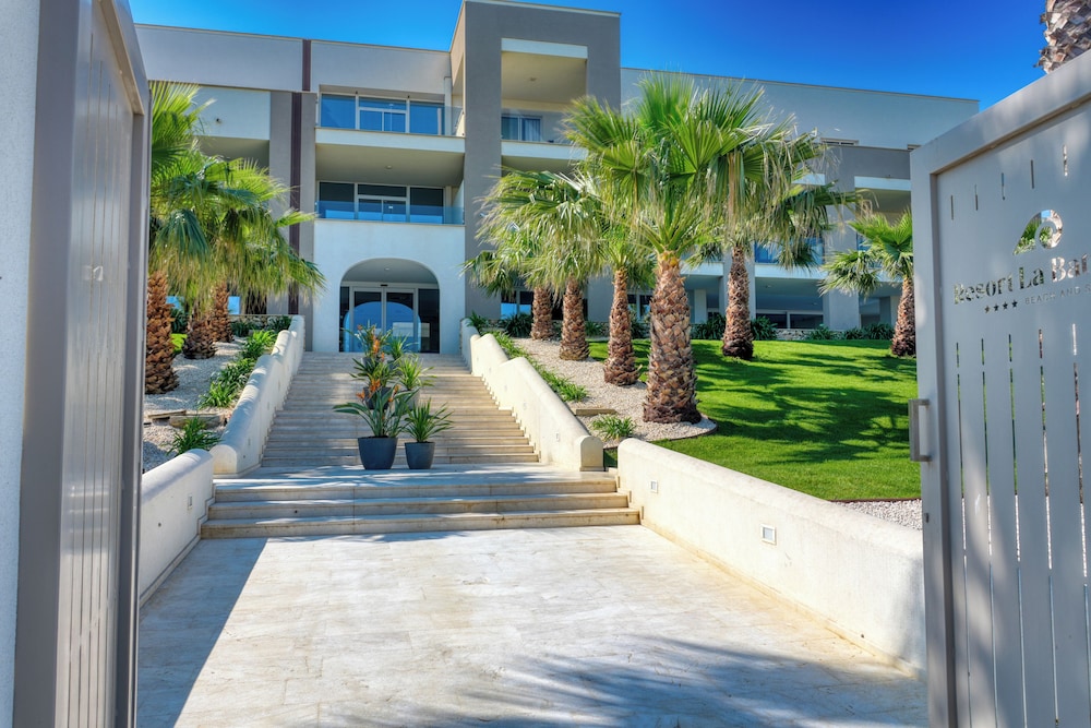 Resort La battigia Beach And Spa — Hotel building in Alcamo, Sicily