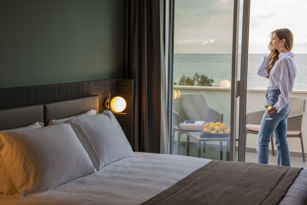Resort La battigia Beach And Spa — Hotel rooms in Alcamo, Sicily