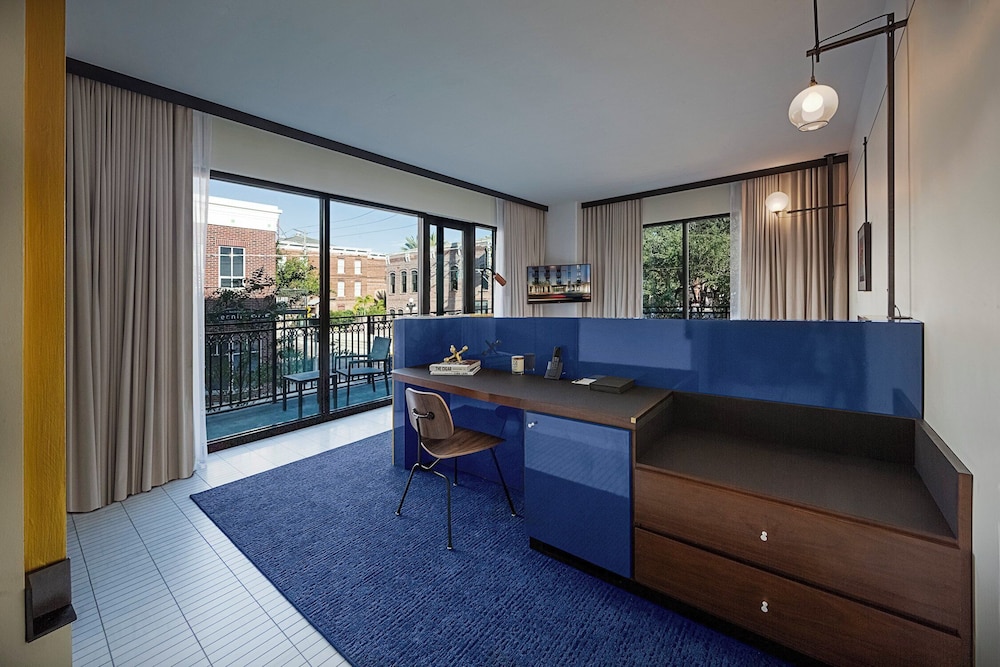 Hotel Haya — Hotel rooms in Tampa, Florida