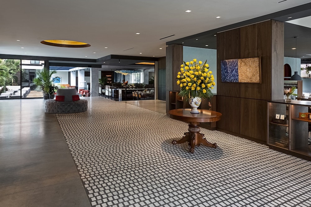 Hotel Haya — Restaurant & bars in Tampa, Florida