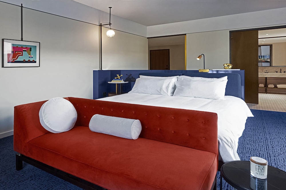 Hotel Haya — Hotel rooms in Tampa, Florida