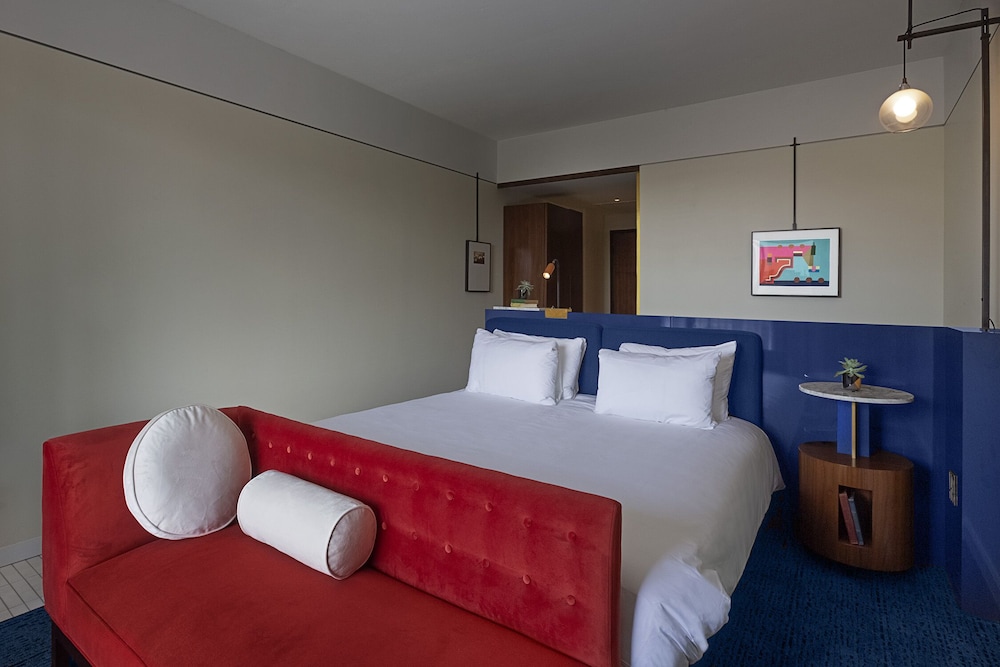 Hotel Haya — Hotel rooms in Tampa, Florida