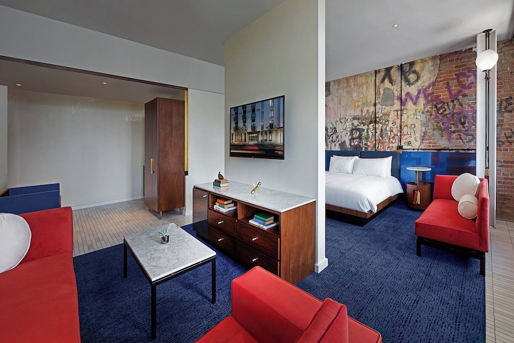 Hotel Haya — Hotel rooms in Tampa, Florida