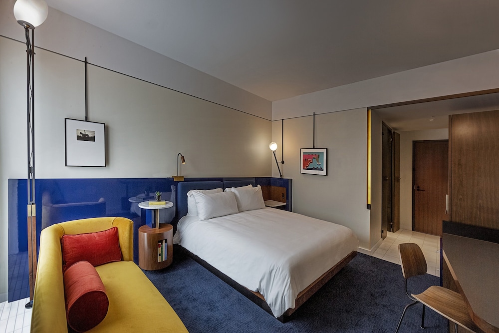 Hotel Haya — Hotel rooms in Tampa, Florida