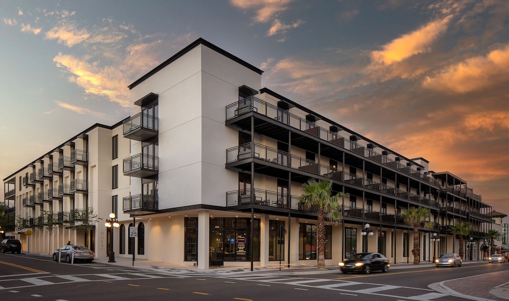 Hotel Haya — Hotel building in Tampa, Florida