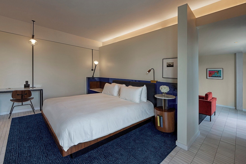 Hotel Haya — Hotel rooms in Tampa, Florida