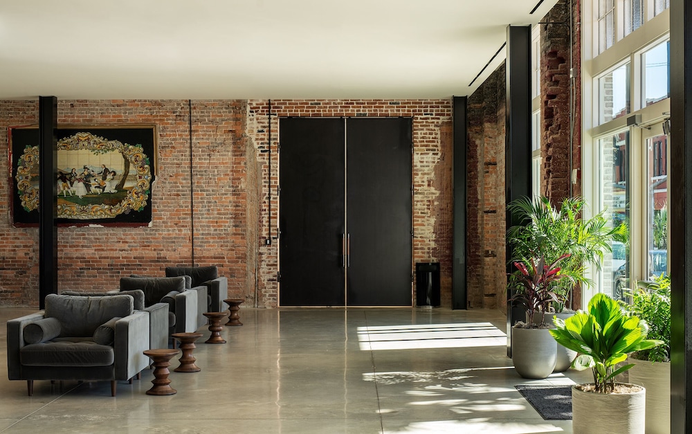 Hotel Haya — Hotel building in Tampa, Florida