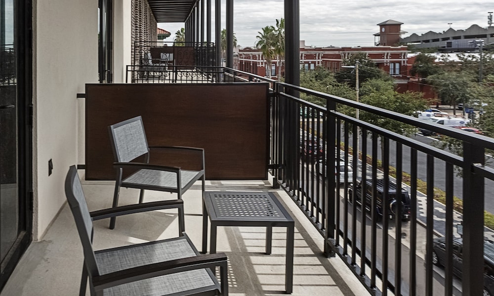 Hotel Haya — Hotel rooms in Tampa, Florida