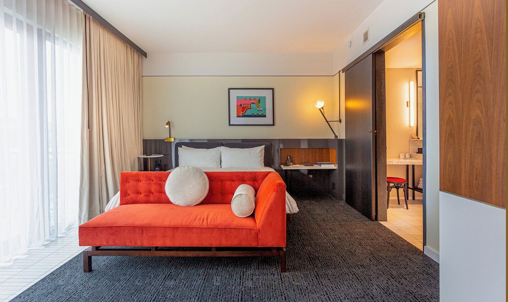 Hotel Haya — Hotel rooms in Tampa, Florida