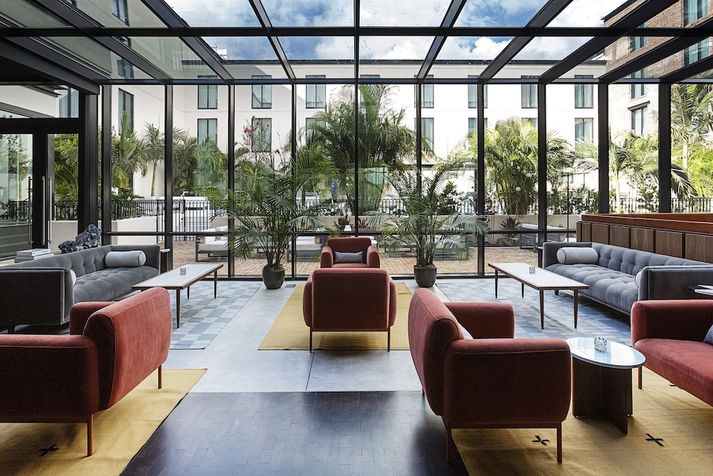Hotel Haya — Hotel building in Tampa, Florida